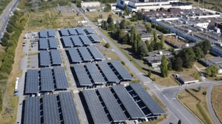 Transformacja energetyczna: Stellantis wzmacnia dekarbonizację swoich francuskich zakładów dzięki wielkoskalowemu programowi solarnemu z GreenYellow